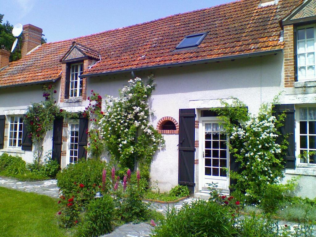 Althaea Bed & Breakfast La Ferte-Saint-Cyr Exterior photo